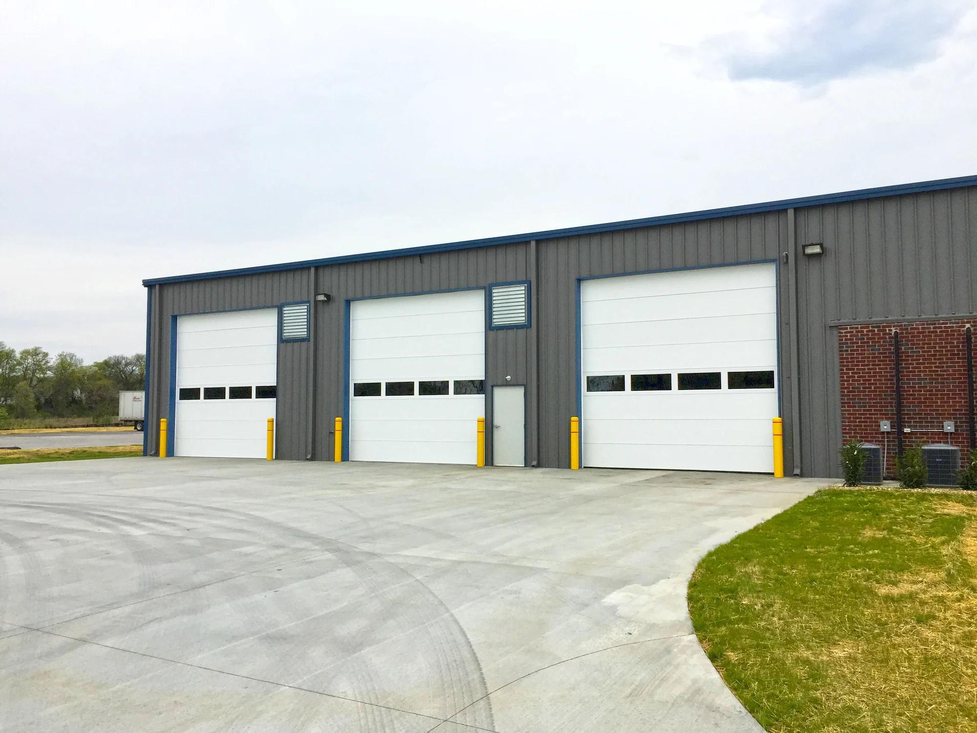 Hörmann 224P Commercial Pan Door — photo 2