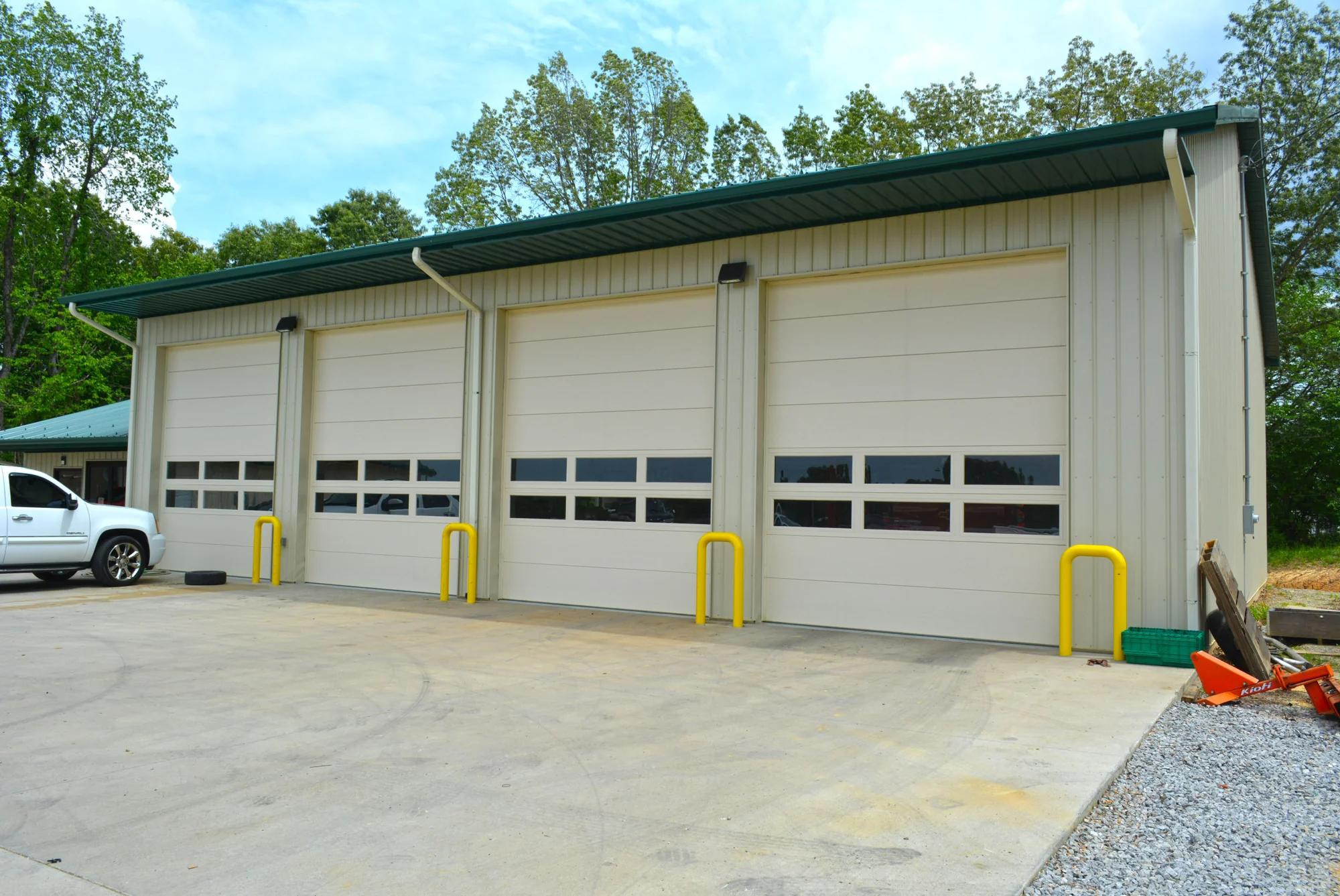 Hörmann 325S Commercial Sandwich Door — photo 3
