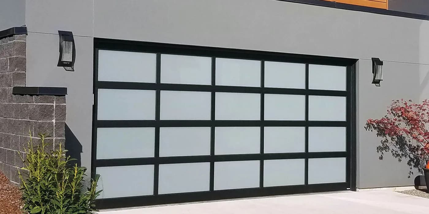 Modern Classic 7500 — Full-view aluminum door