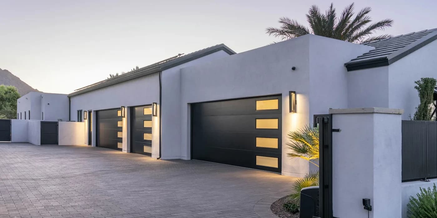 Modern Tech 3550 — Insulated steel with slimline windows
