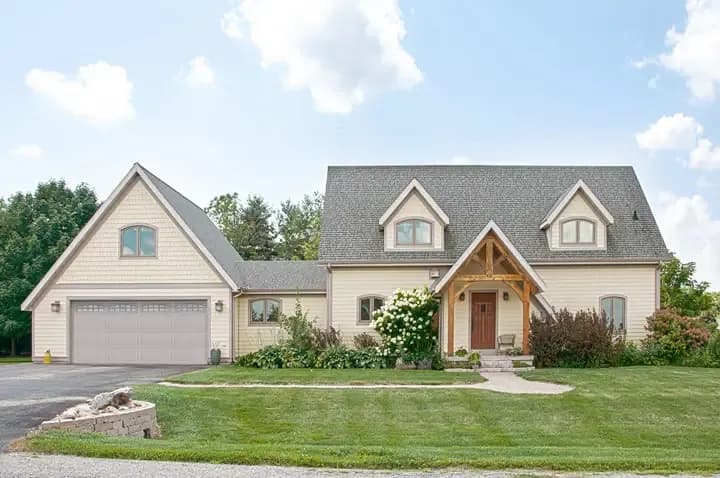 Raynor Aspen AP200 — Residential Garage Doors, Residential doors