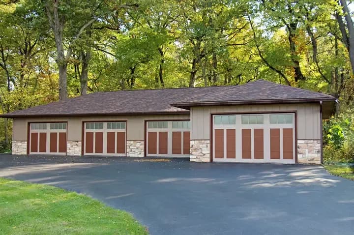 Raynor RockCreeke — Residential Garage Doors, Residential doors