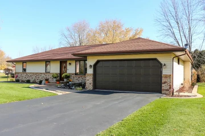 Raynor TradeMark — Residential Garage Doors, Residential doors